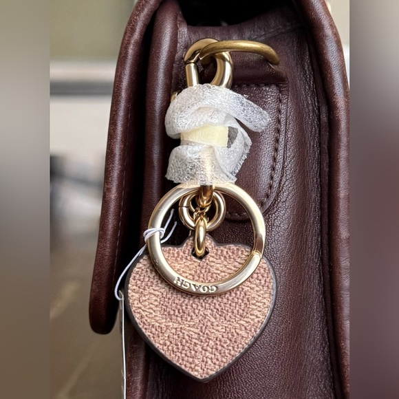 Coach Hearts Key Ring In Signature Canvas NWT - Picture 4 of 4